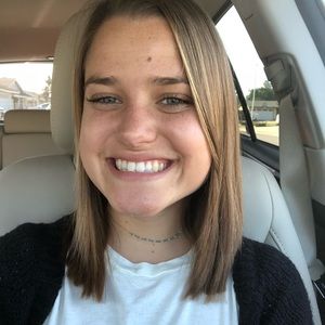 Meet your Posher, Nicole